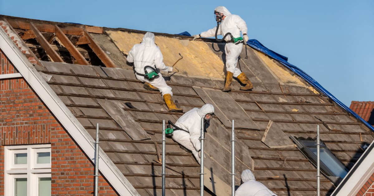 Can Builders Legally Remove Asbestos? Know the Rules